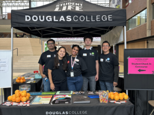 道格拉斯学院：多元文化校园的缩影